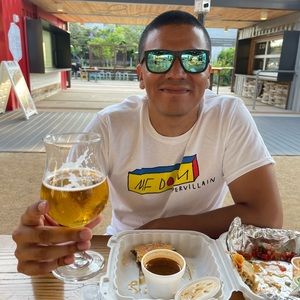 Meet your Posher, Carlos